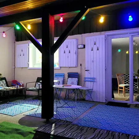 Avec Piscine A Villa *