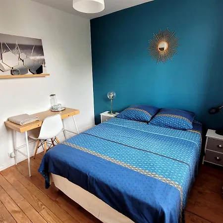 Avec Piscine A Villa *